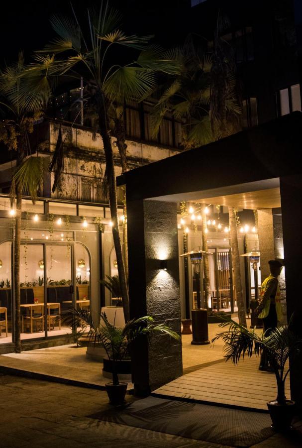 Nomad Hotel Kathmandu Buitenkant foto