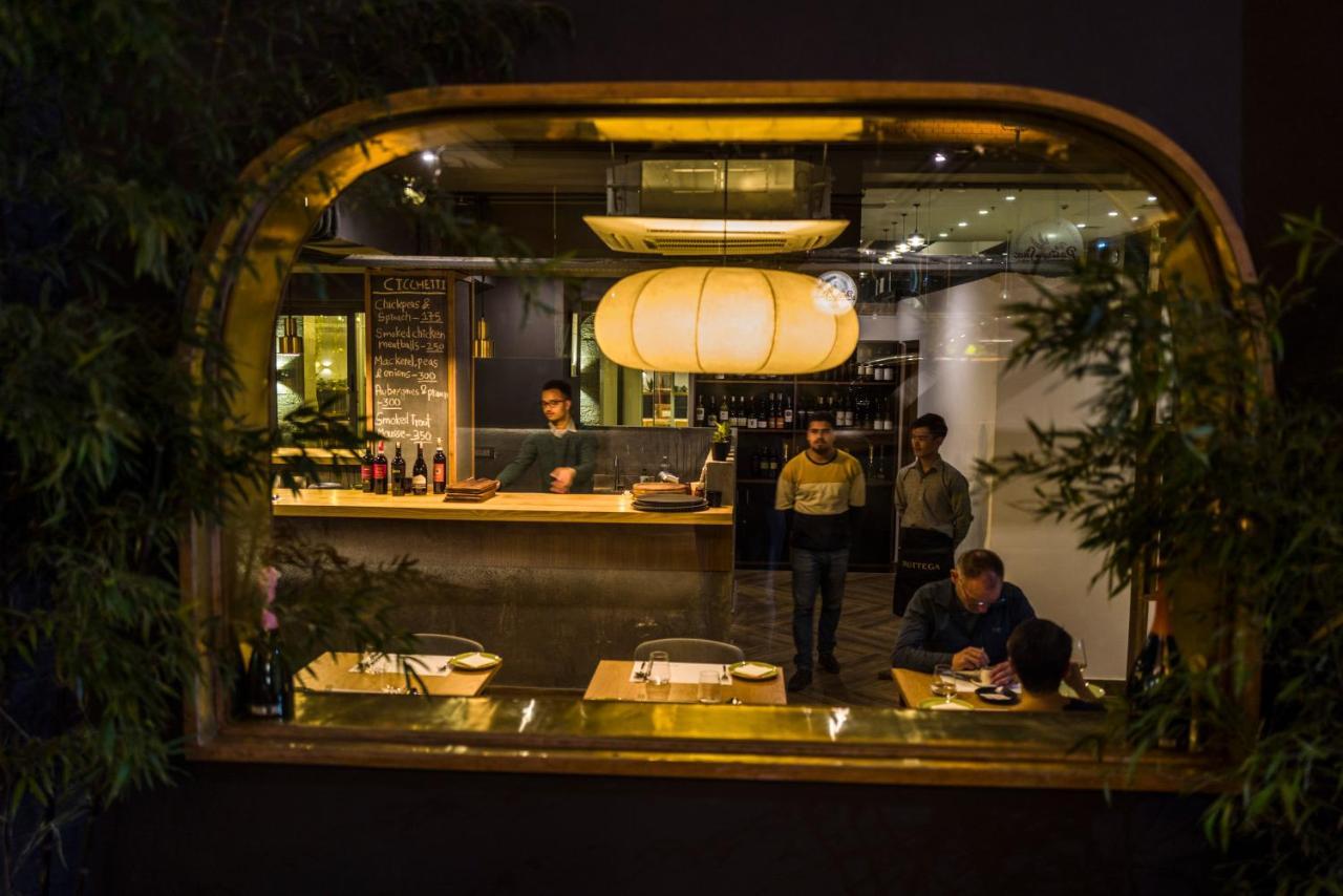 Nomad Hotel Kathmandu Buitenkant foto